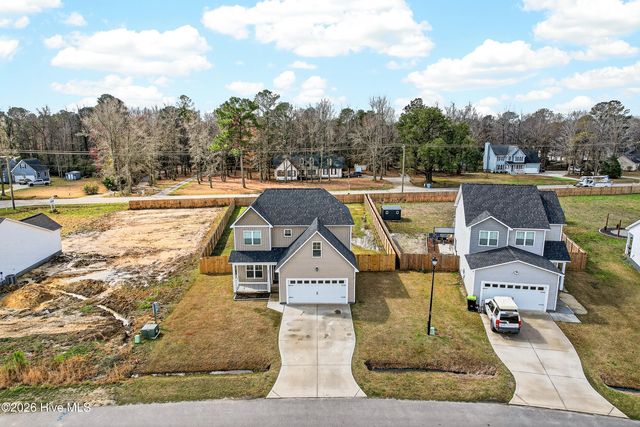 205 W Theriault Court, Jacksonville, NC 28540