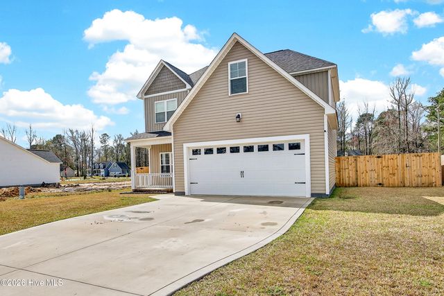 205 W Theriault Court, Jacksonville, NC 28540