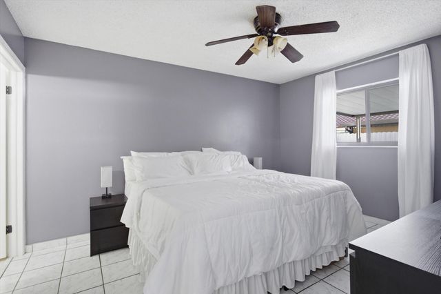 5465 W 27th Lane, Hialeah, FL 33016