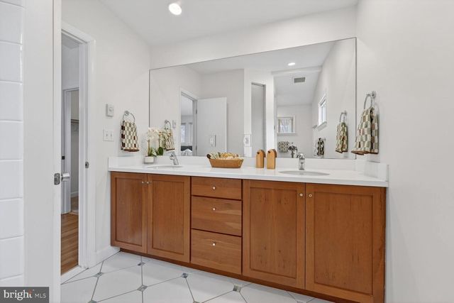 6113 MADAWASKA RD, Bethesda, MD 20816