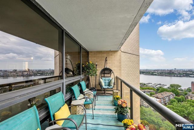 800 Palisade Avenue 1701, Fort Lee, NJ 07024