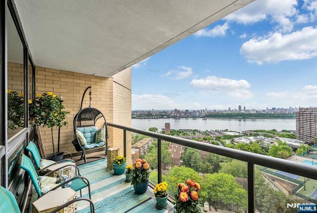 800 Palisade Avenue 1701, Fort Lee, NJ 07024