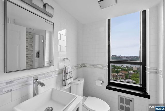 800 Palisade Avenue 1701, Fort Lee, NJ 07024