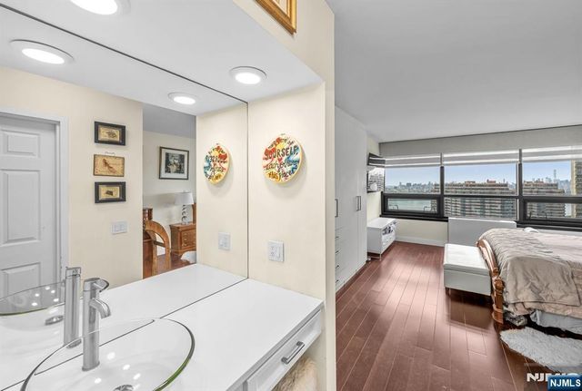 800 Palisade Avenue 1701, Fort Lee, NJ 07024
