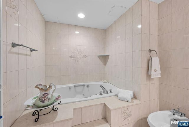 800 Palisade Avenue 1701, Fort Lee, NJ 07024