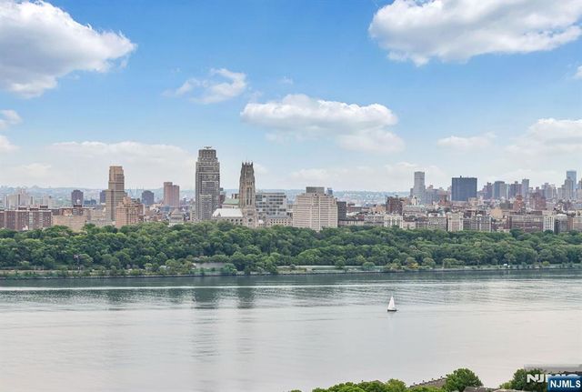 800 Palisade Avenue 1701, Fort Lee, NJ 07024