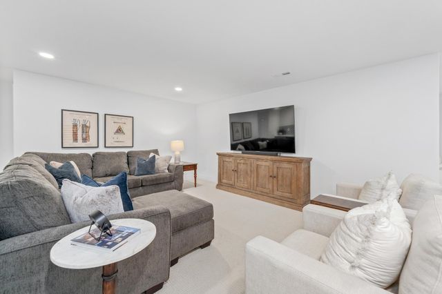 3140 N Pine Grove Cir, Wichita, KS 67205