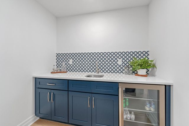3140 N Pine Grove Cir, Wichita, KS 67205