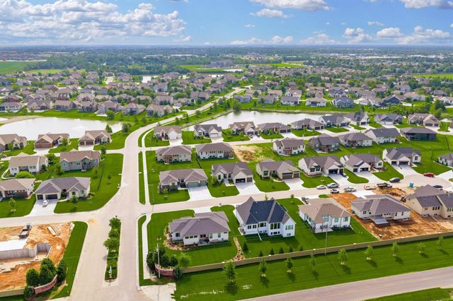 3140 N Pine Grove Cir, Wichita, KS 67205