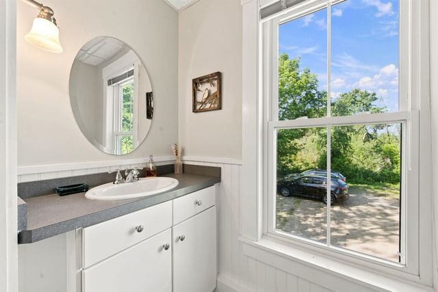 270 South Main Street, Wolfeboro, NH 03894