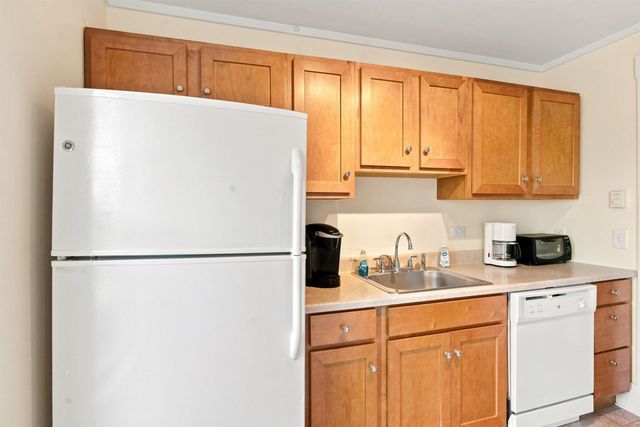 270 South Main Street, Wolfeboro, NH 03894