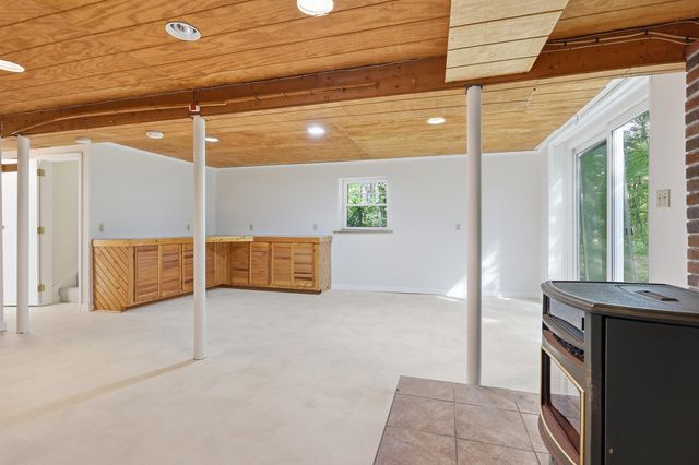 42 Jason Drive, Goffstown, NH 03045