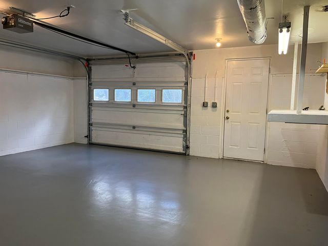 826 Red LN, Salem, VA 24153