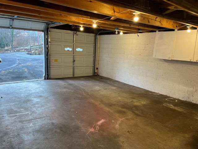 826 Red LN, Salem, VA 24153