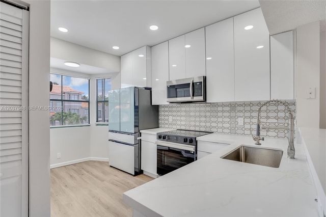 12666 NW 14th Pl, Sunrise, FL 33323