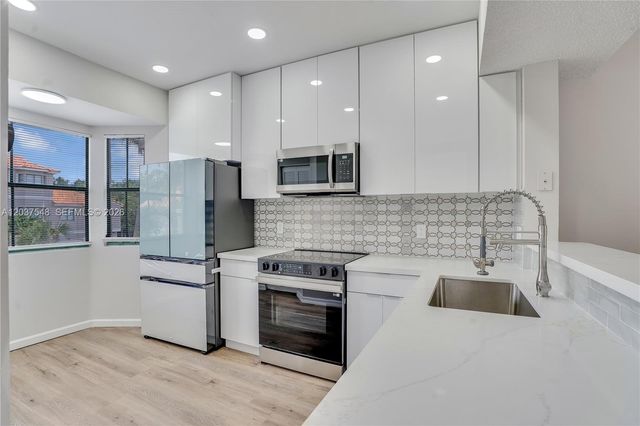 12666 NW 14th Pl, Sunrise, FL 33323