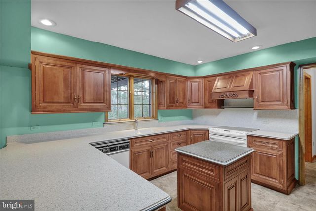 1815 LARCH CIR, Lebanon, PA 17042