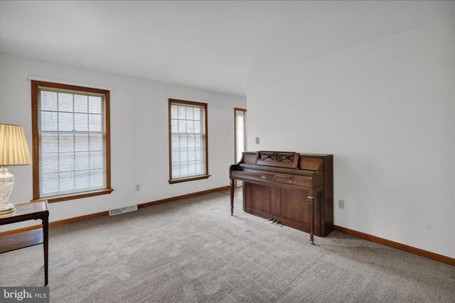 1815 LARCH CIR, Lebanon, PA 17042