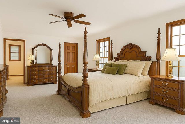 1815 LARCH CIR, Lebanon, PA 17042