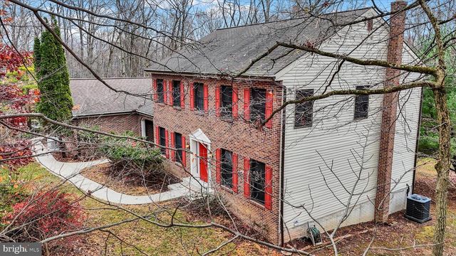 1815 LARCH CIR, Lebanon, PA 17042