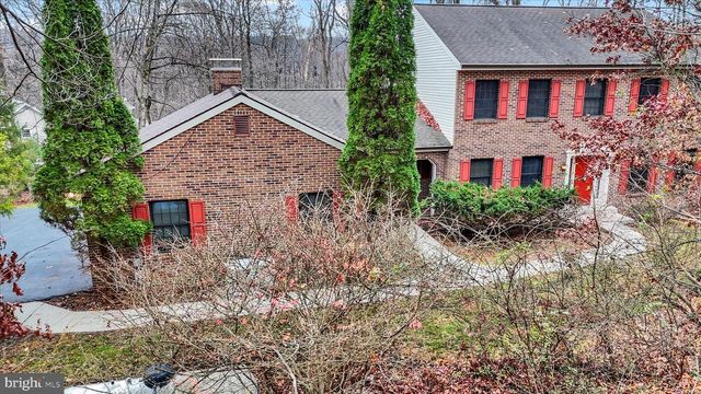 1815 LARCH CIR, Lebanon, PA 17042