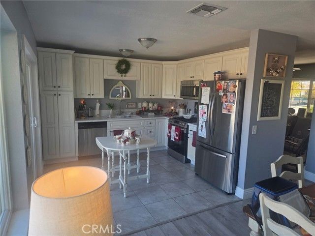 14220 Deer Trail, Victorville, CA 92392