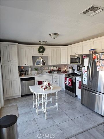 14220 Deer Trail, Victorville, CA 92392