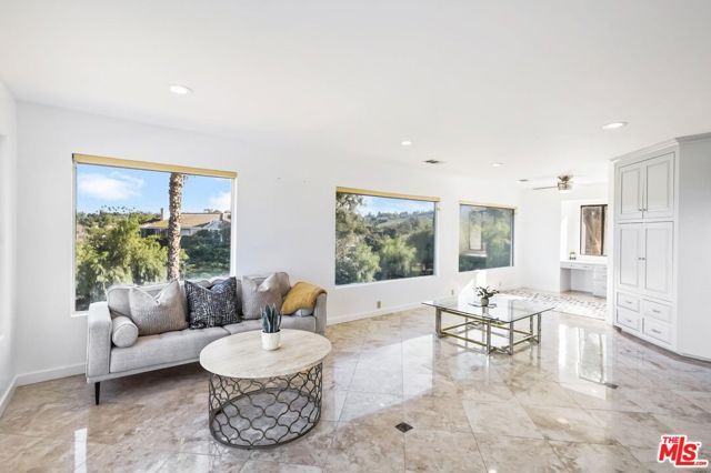 2357 Knob Hill Drive, Riverside, CA 92506