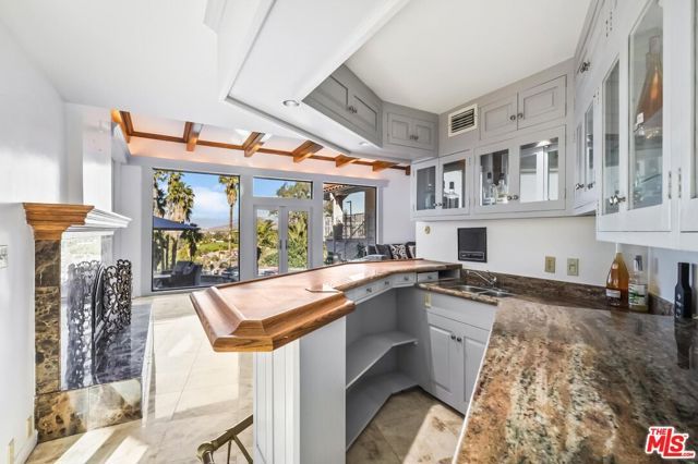 2357 Knob Hill Drive, Riverside, CA 92506