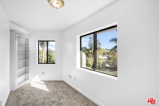 2357 Knob Hill Drive, Riverside, CA 92506