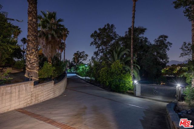 2357 Knob Hill Drive, Riverside, CA 92506