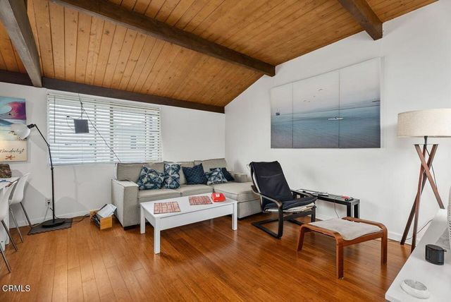 60 Bennett Avenue, Long Beach, CA 90803