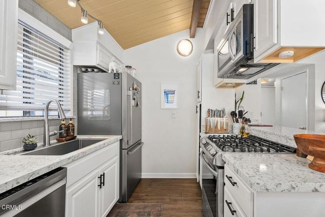 60 Bennett Avenue, Long Beach, CA 90803