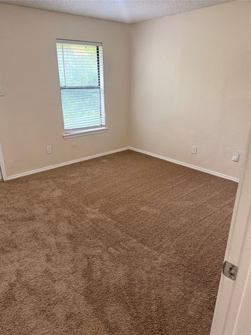 6316 Woodmont Court, Fort Worth, TX 76133