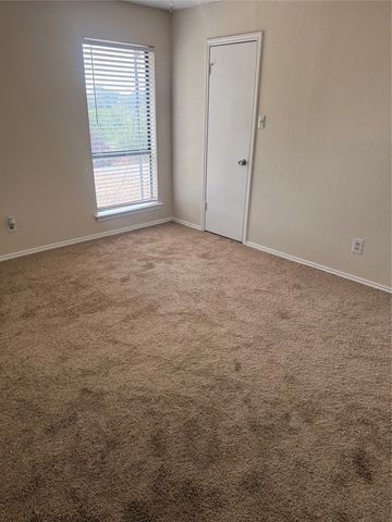 6316 Woodmont Court, Fort Worth, TX 76133