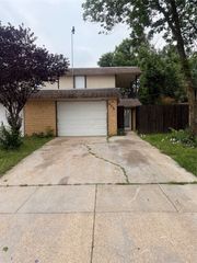 6316 Woodmont Court, Fort Worth, TX 76133