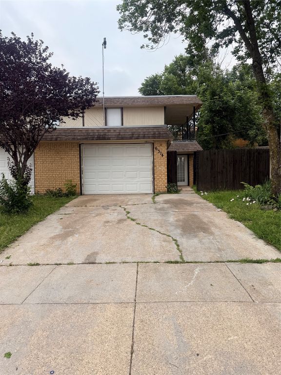 6316 Woodmont Court, Fort Worth, TX 76133