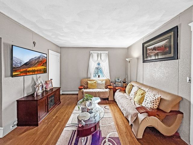 14 Oak Ter, Everett, MA 02149