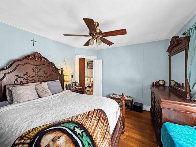 14 Oak Ter, Everett, MA 02149