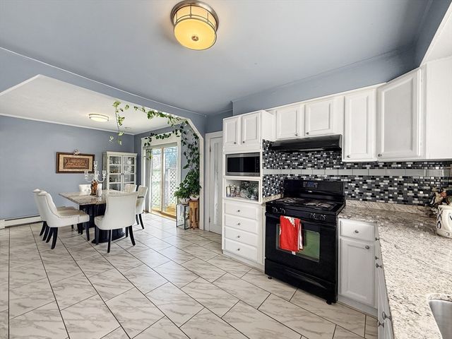 14 Oak Ter, Everett, MA 02149