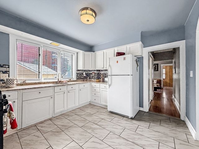 14 Oak Ter, Everett, MA 02149