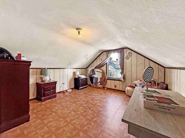 14 Oak Ter, Everett, MA 02149