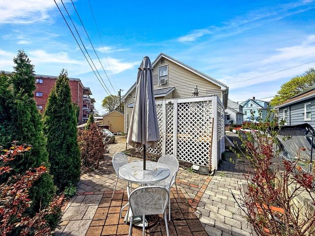 14 Oak Ter, Everett, MA 02149