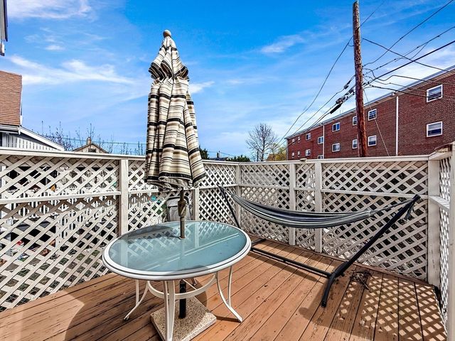 14 Oak Ter, Everett, MA 02149