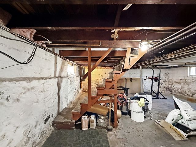 14 Oak Ter, Everett, MA 02149