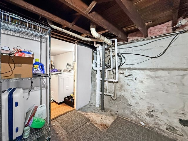 14 Oak Ter, Everett, MA 02149