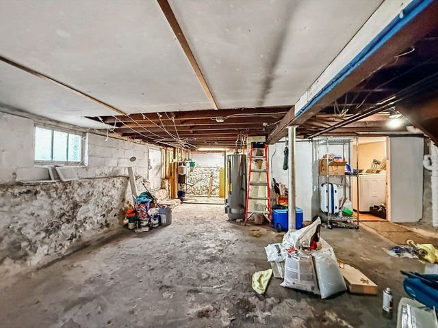 14 Oak Ter, Everett, MA 02149