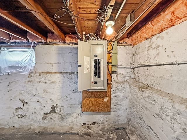 14 Oak Ter, Everett, MA 02149