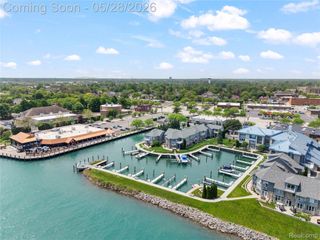 31 Kreger Drive, Wyandotte, MI 48192