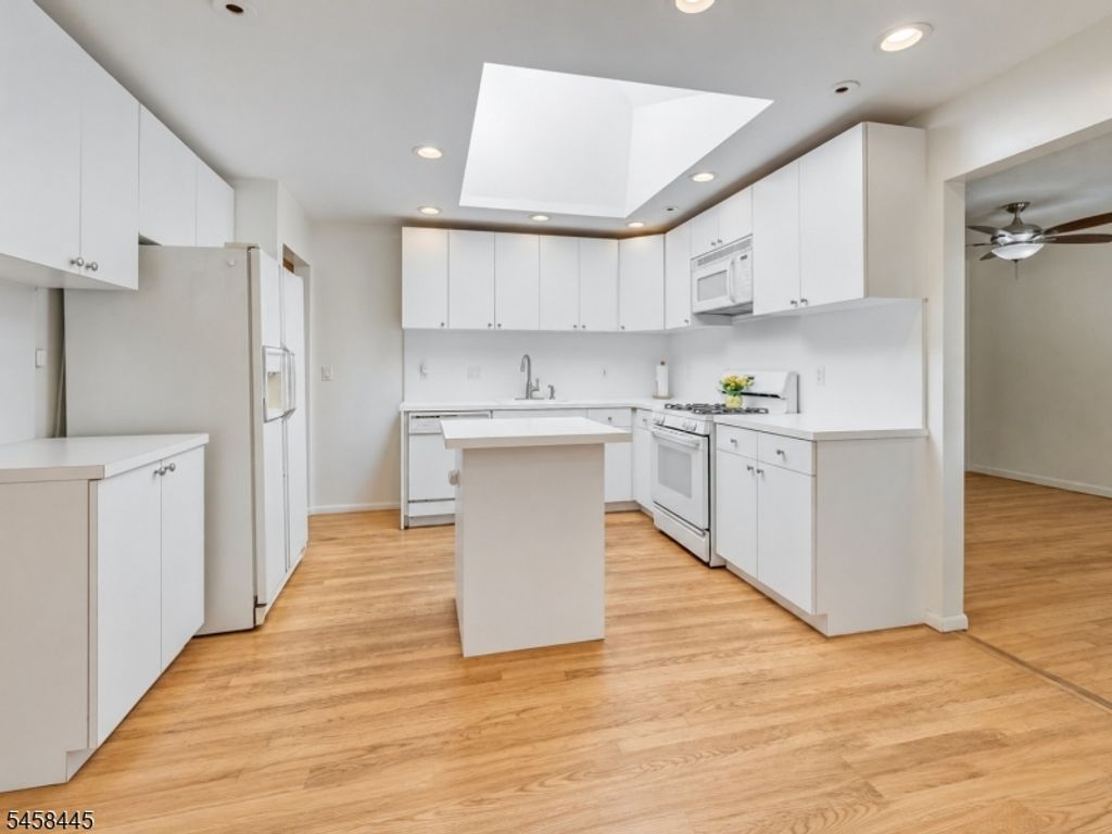 20 Manger Rd, West Orange Twp., NJ 07052 — photo 4